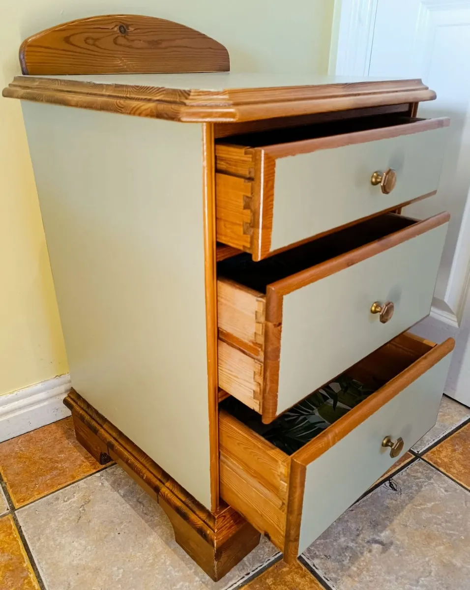 Up-cycled Drawer Unit - Image 2
