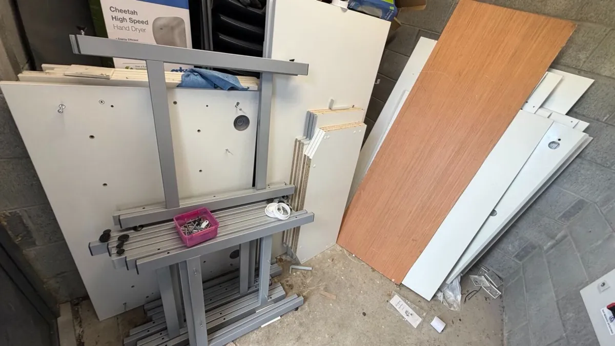Multiple office desks - Image 2