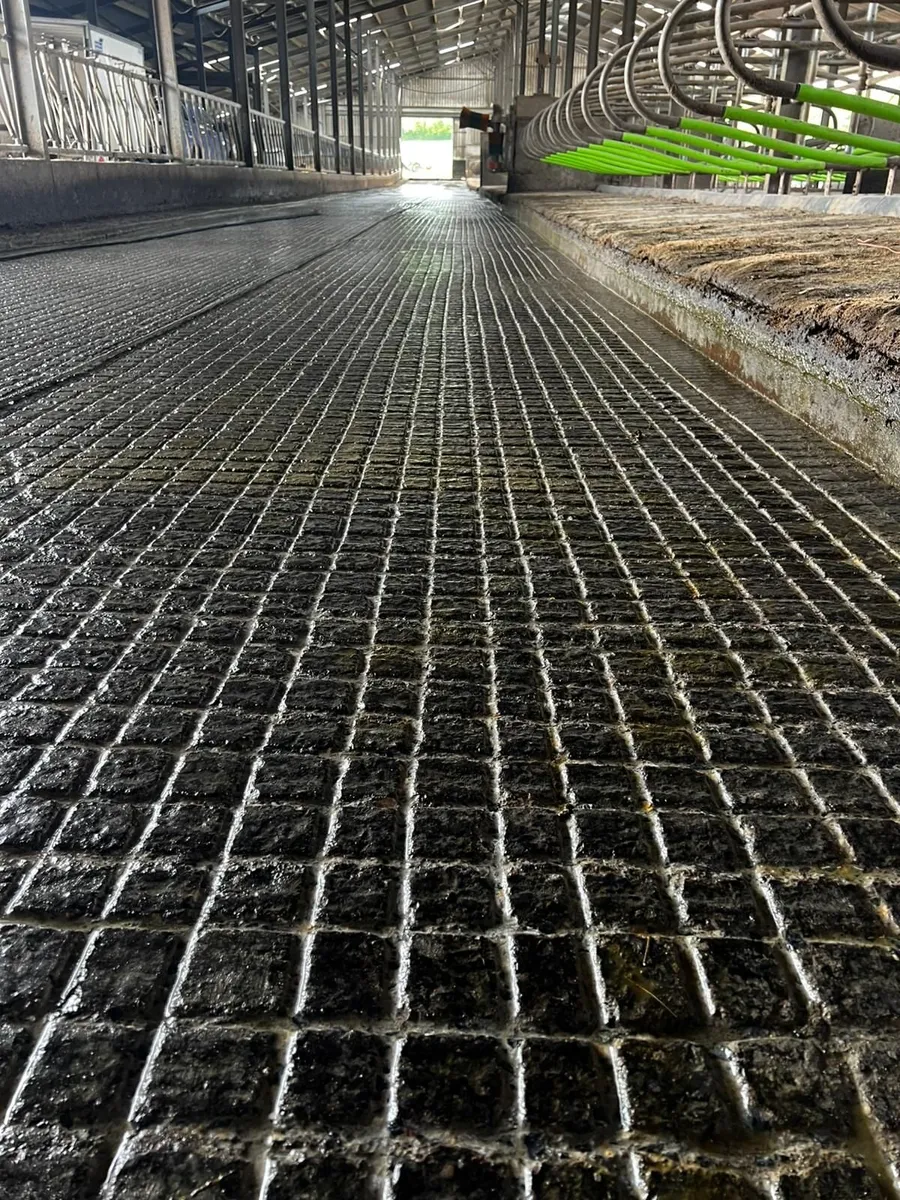 Concrete Grooving AND Diamond Slats Cutting - Image 1