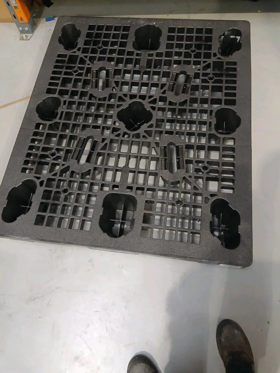 Plastic pallets