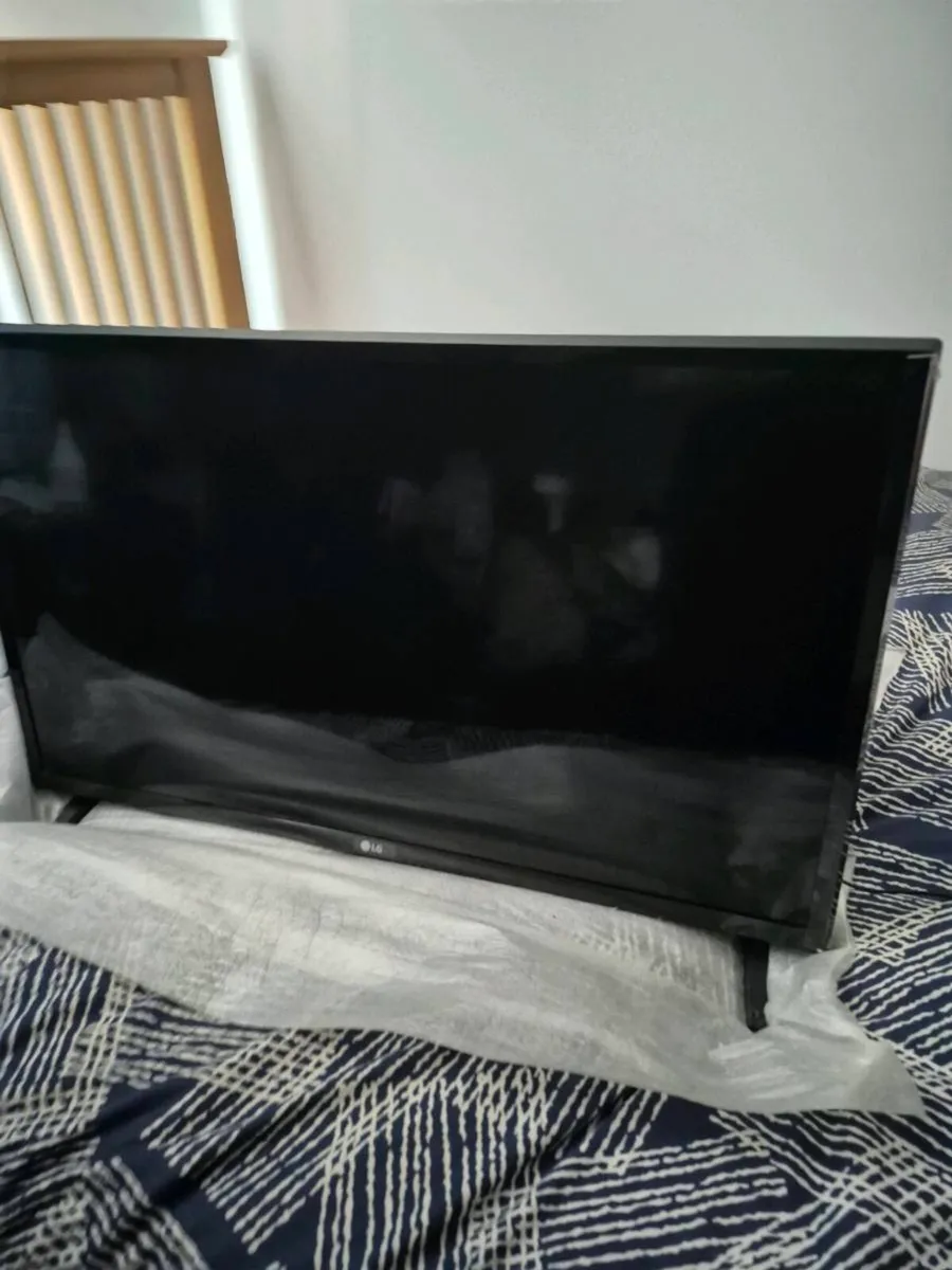 LG 32 INCH TV - Image 2