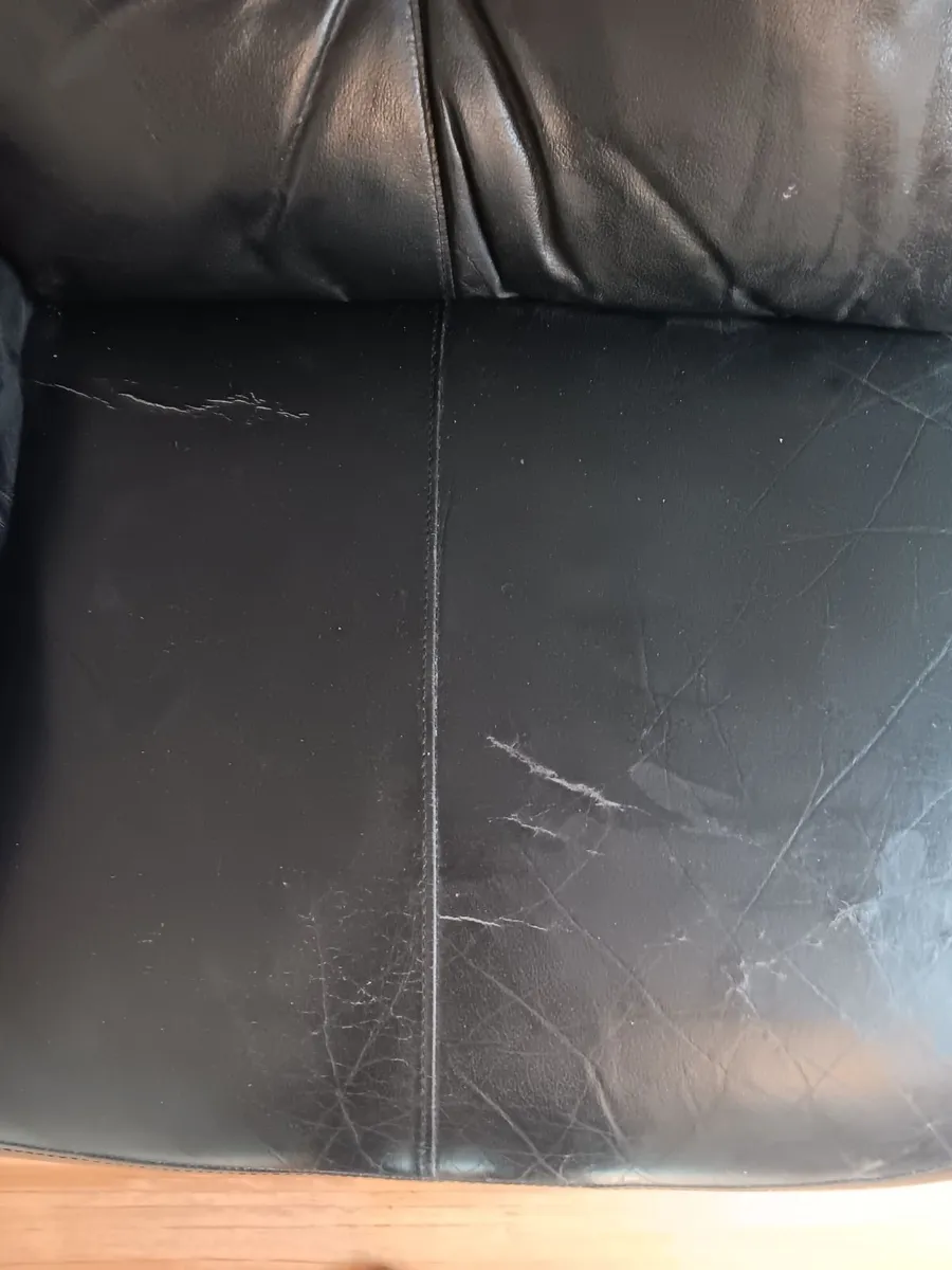 Couch - Image 2