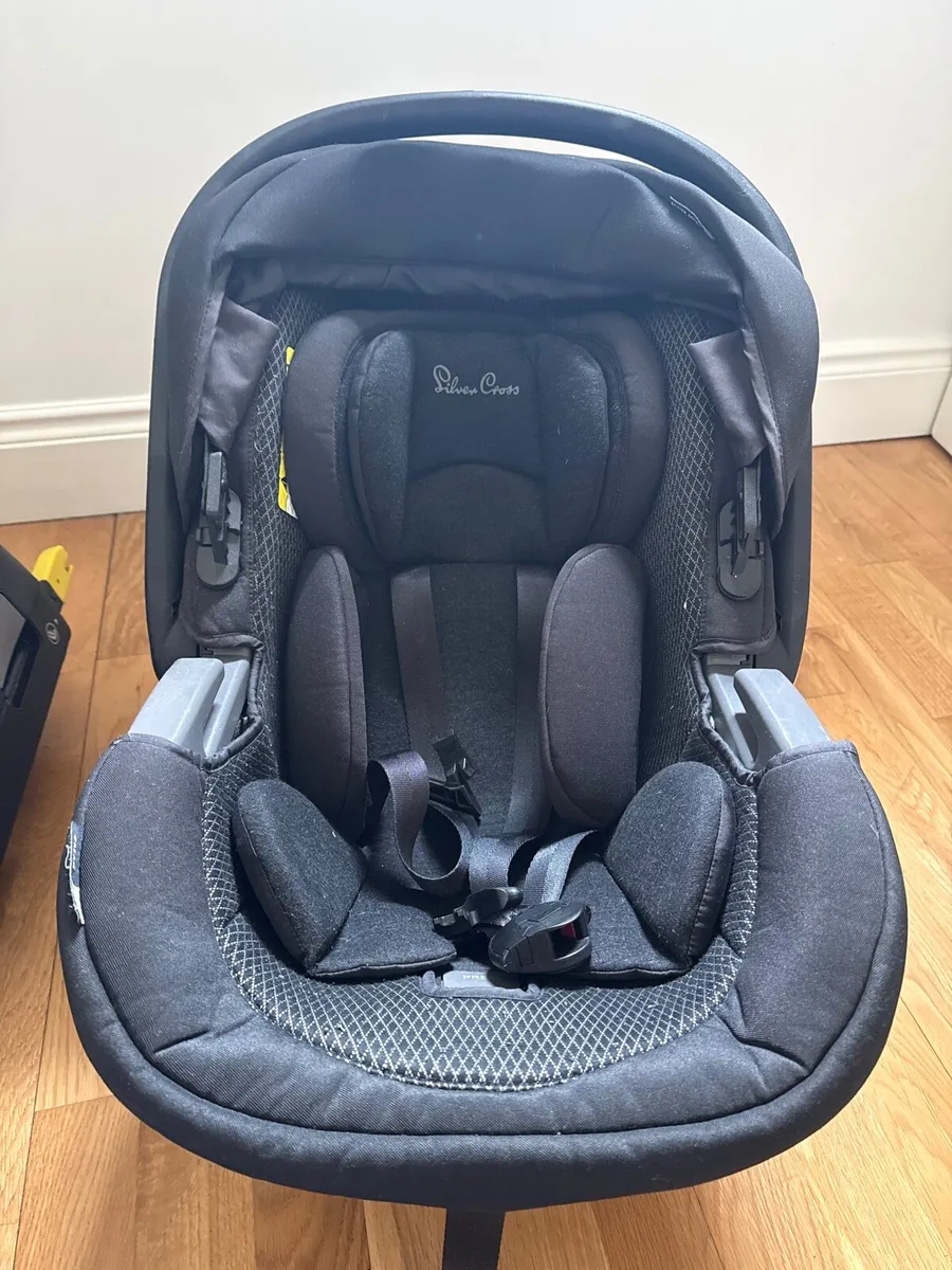 Car seat and isofix - Image 2