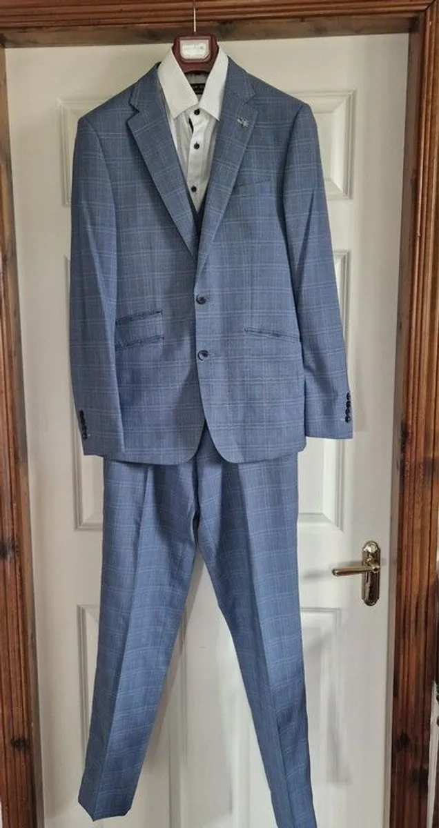 Luxury Herbie Frogg Mens suit - Image 2