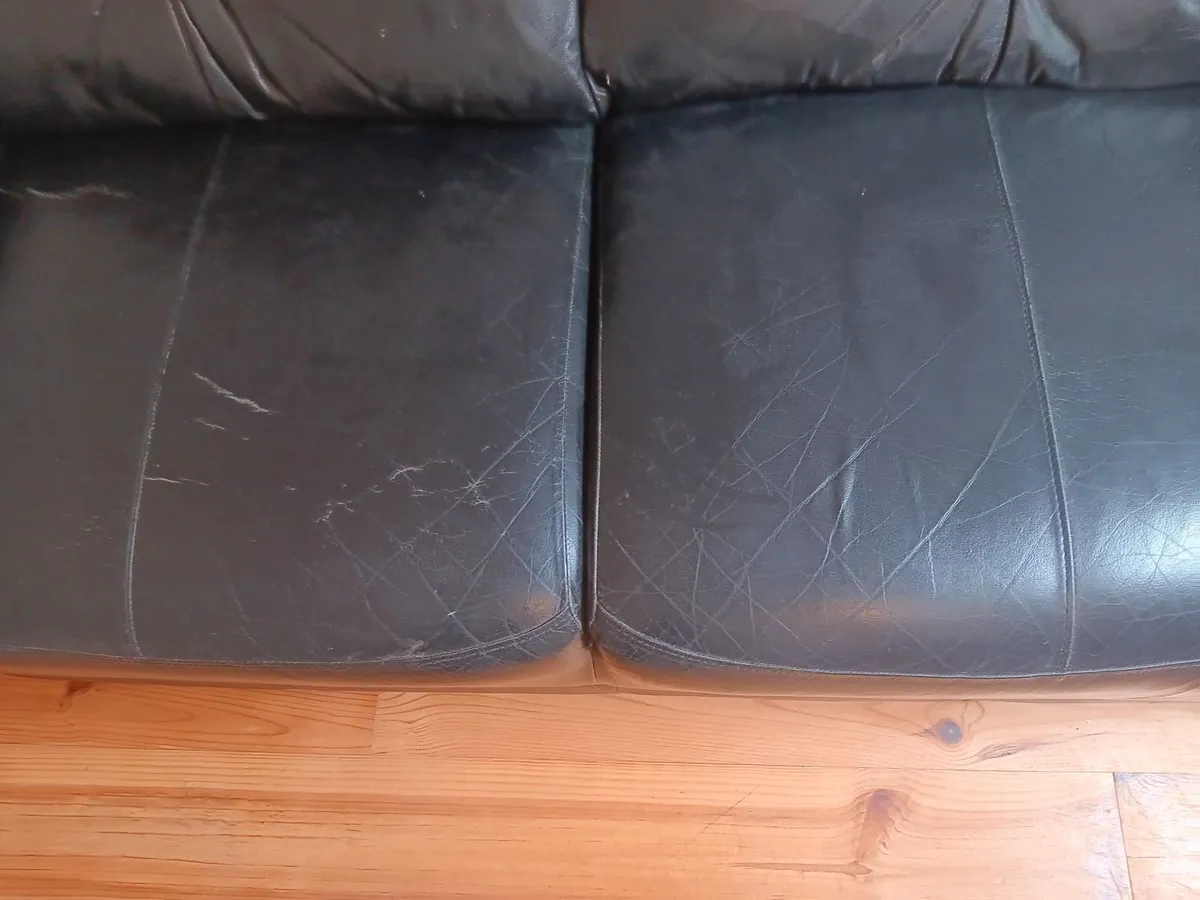 Couch - Image 4