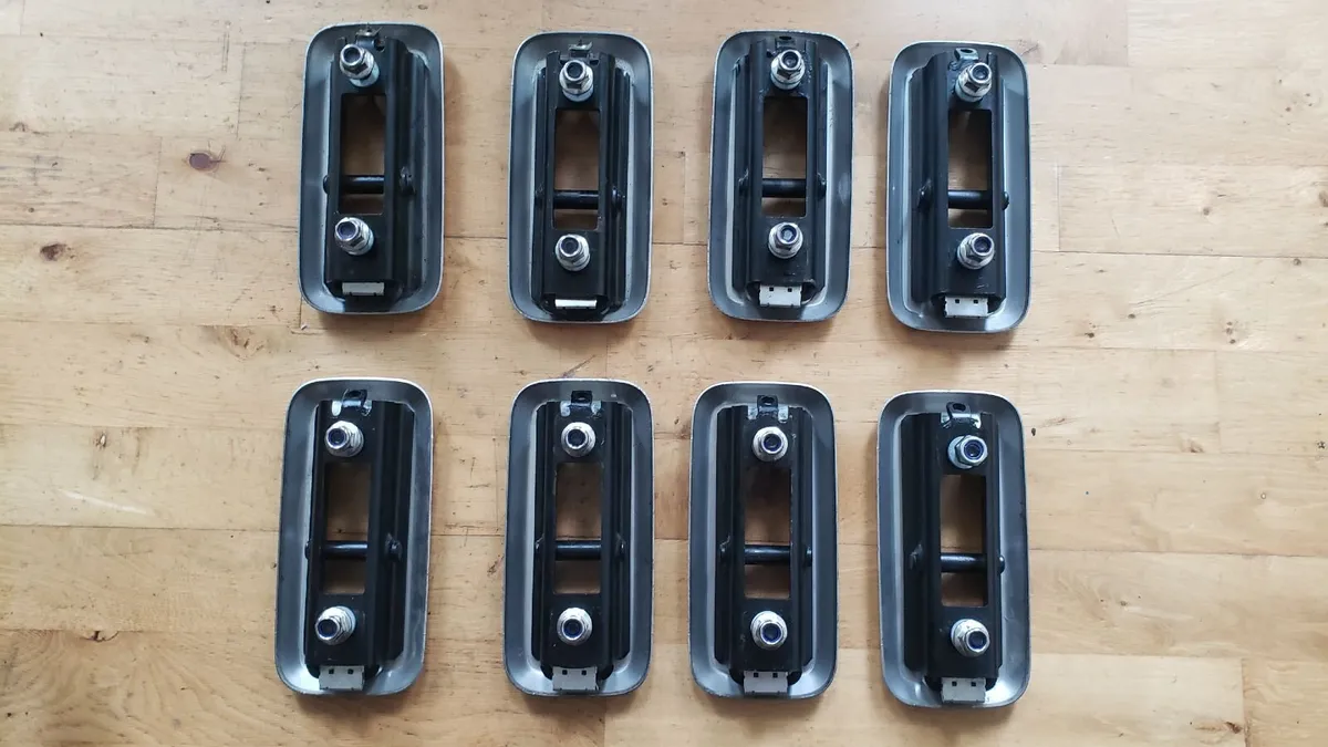 vw transporter t5 t5.1 kombi seat brackets vgc - Image 2