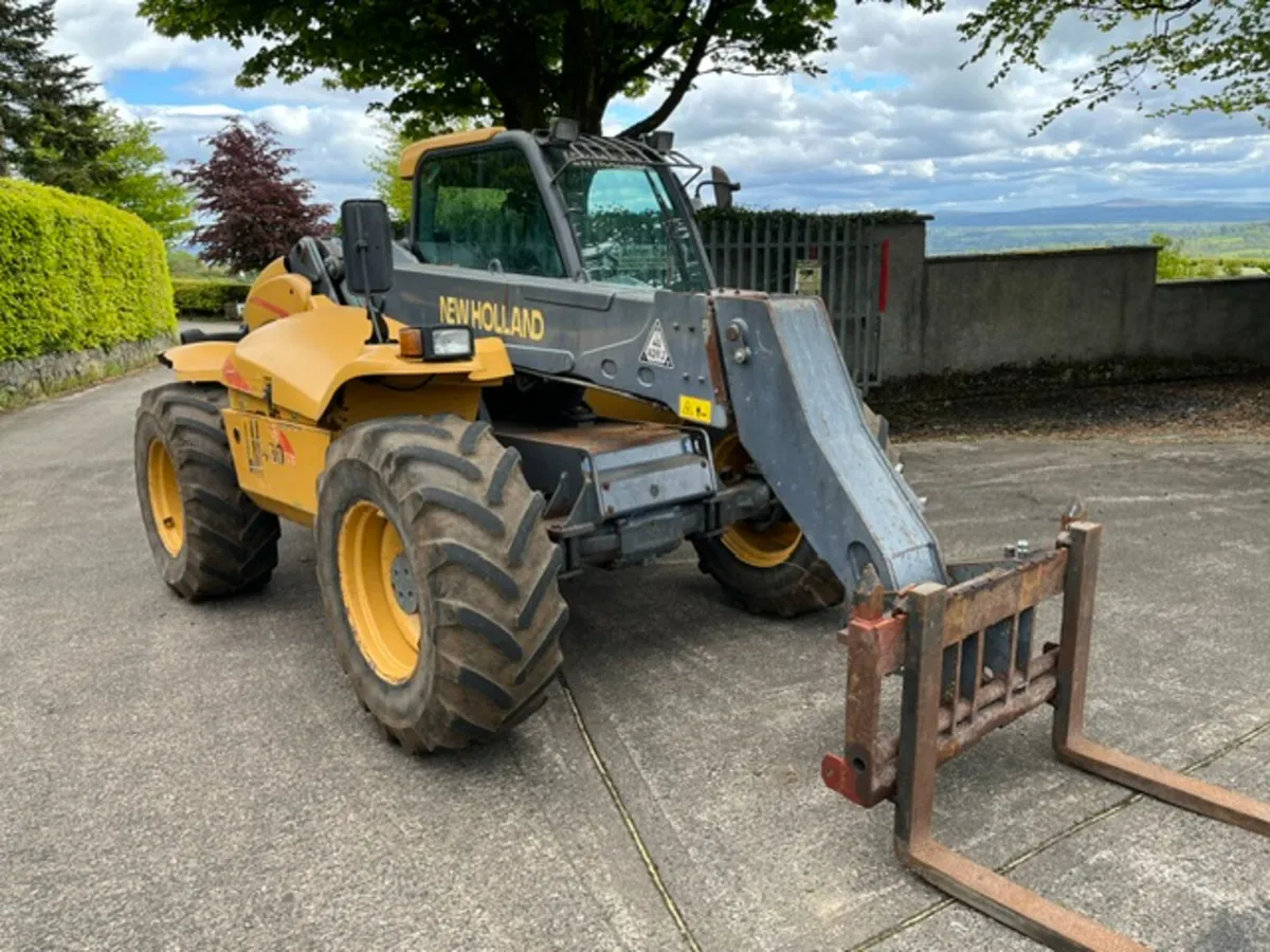 1999 New Holland LM 430 Telehandler - Image 2