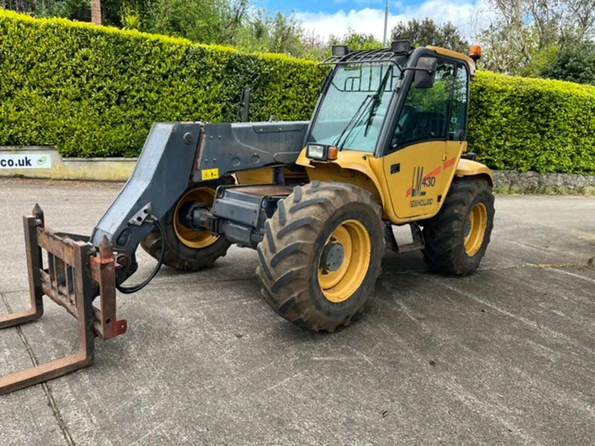 1999 New Holland LM 430 Telehandler - Image 3