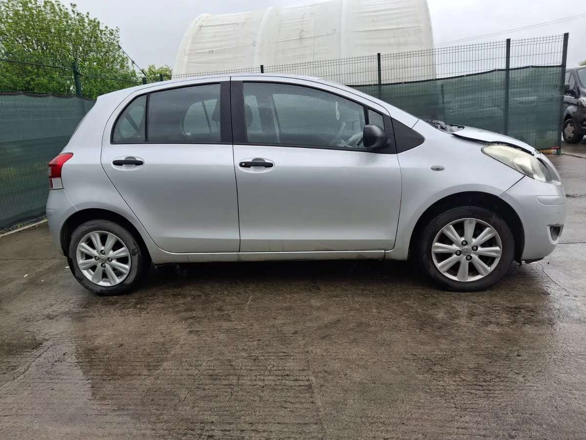 2011 Toyota Yaris  1.0 Petrol - Image 2