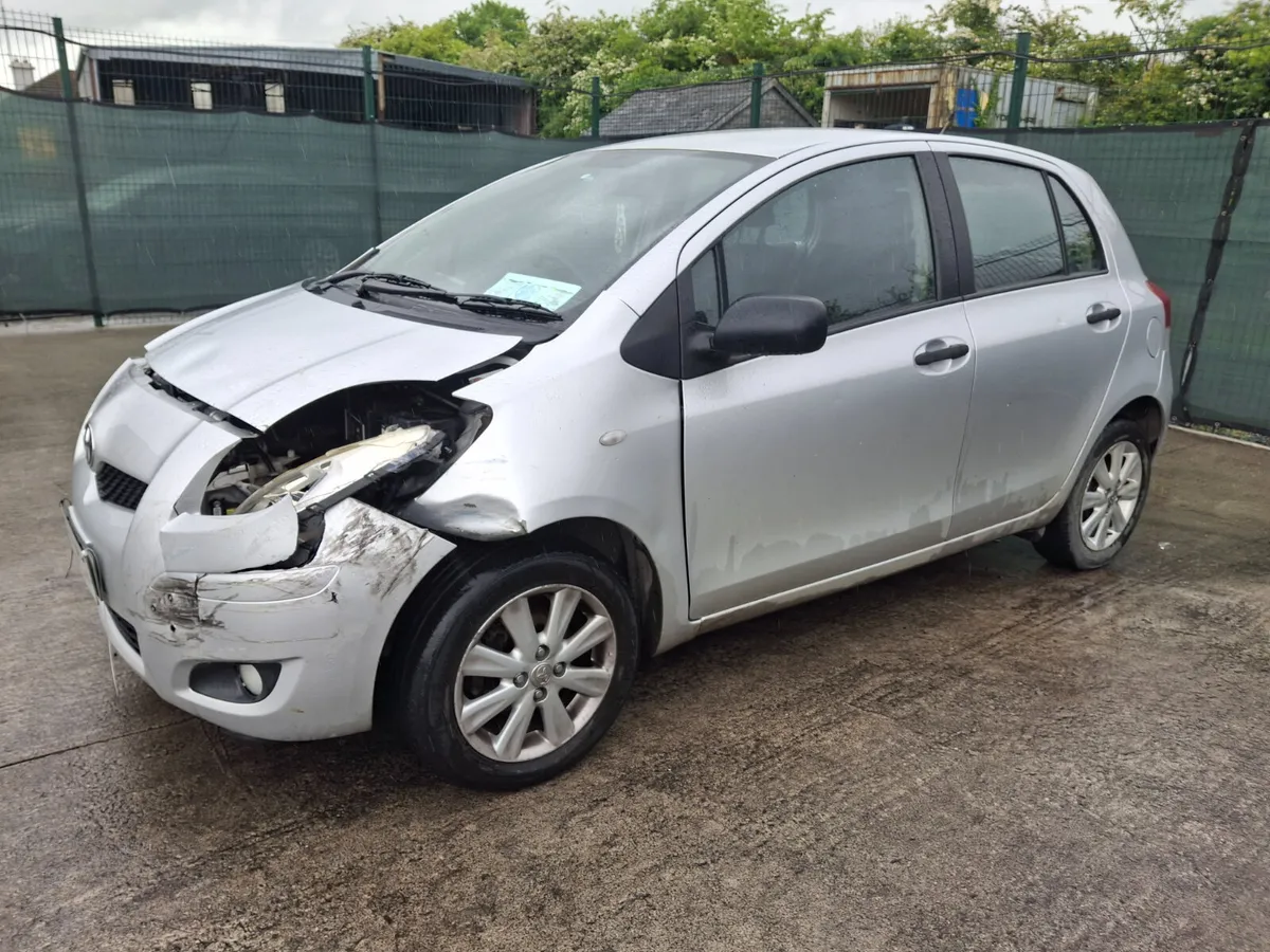 2011 Toyota Yaris  1.0 Petrol - Image 4