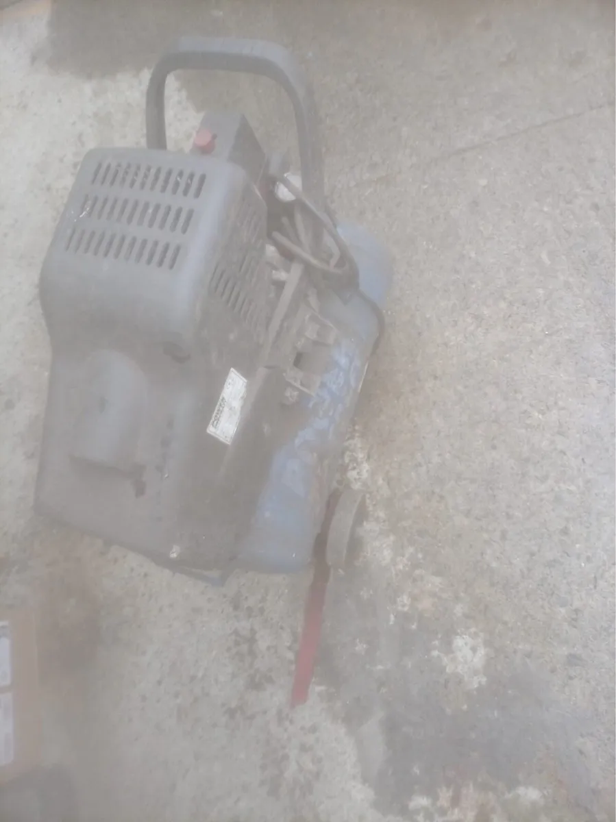 Air compressor - Image 1