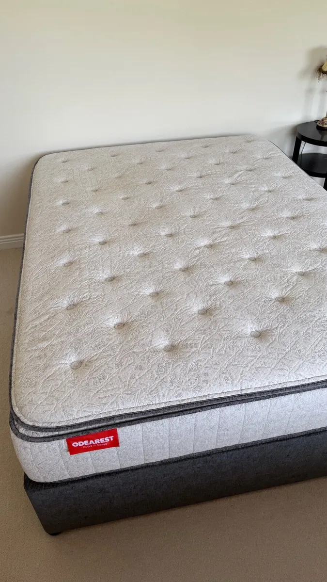 Bed -  nearly new - Image 2