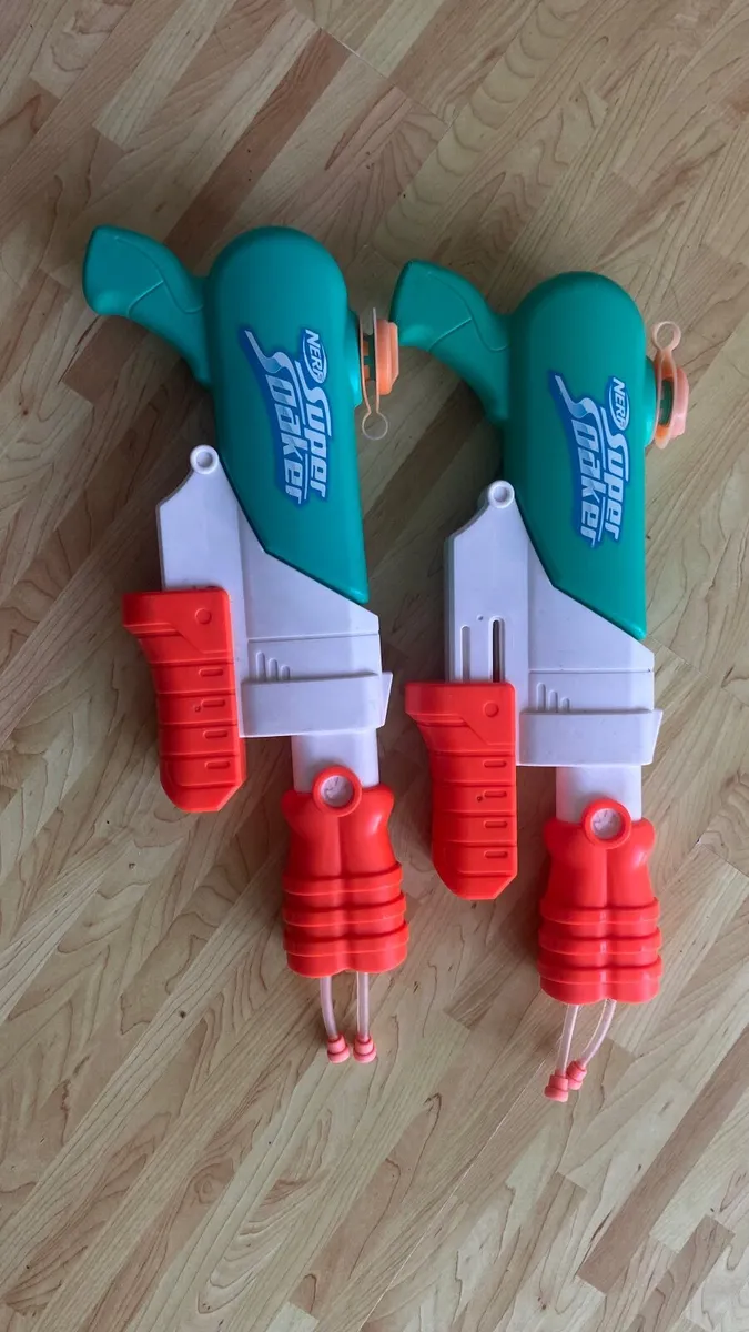 2 Nurf Super Soaker Water Guns - Image 3