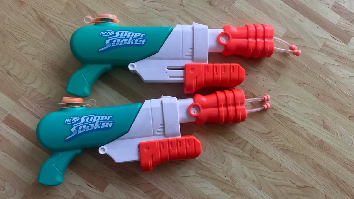 2 Nurf Super Soaker Water Guns - Image 1