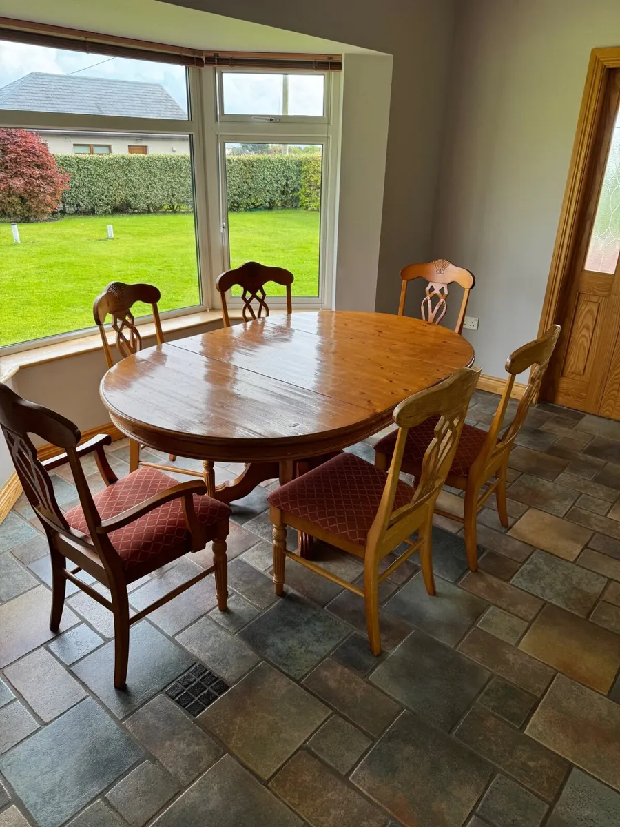Dining table and 6 chairs