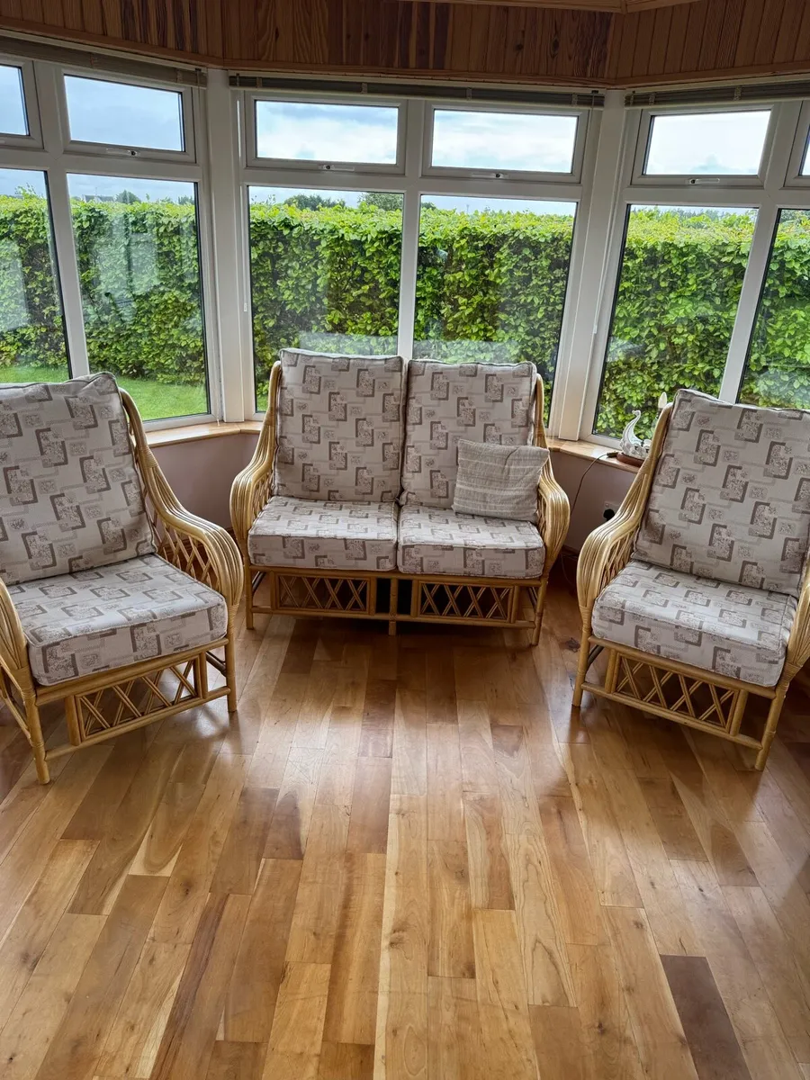 Conservatory Sofa and chairs
