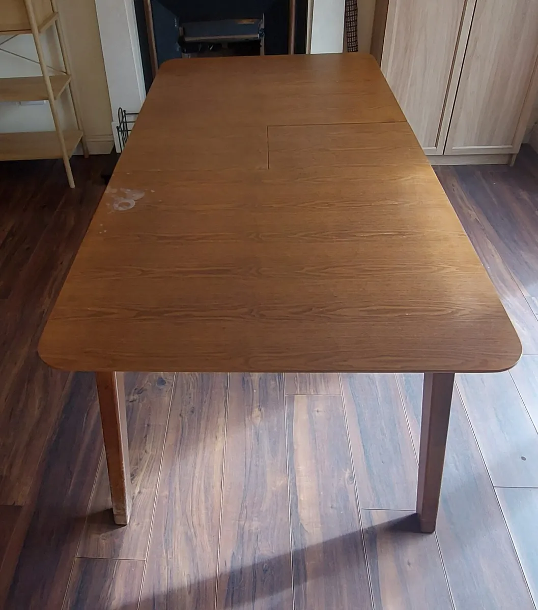 Extendable kitchen table - Image 1