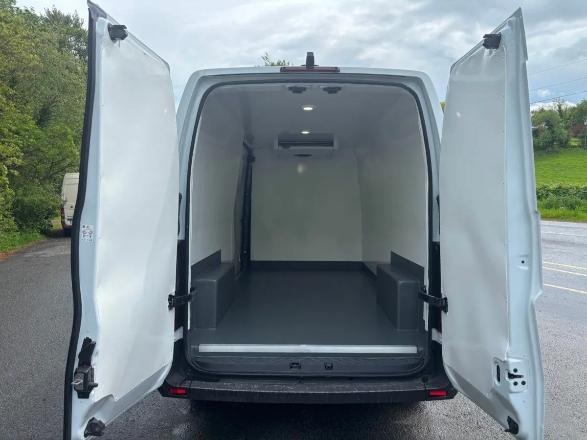 Nissan Interstar L3H2 SV Premium FRIDGE TO GO - Image 2