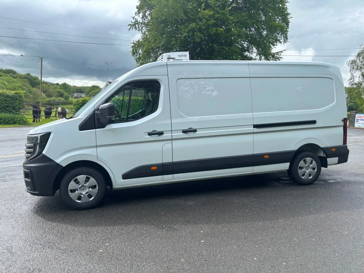 Nissan Interstar L3H2 SV Premium FRIDGE TO GO - Image 3