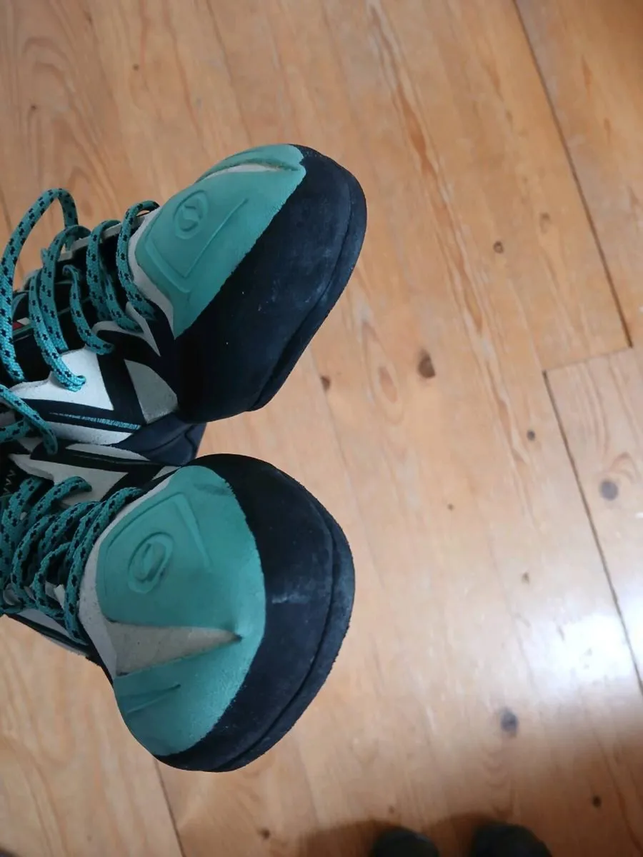 Climbing Shoes - Image 2