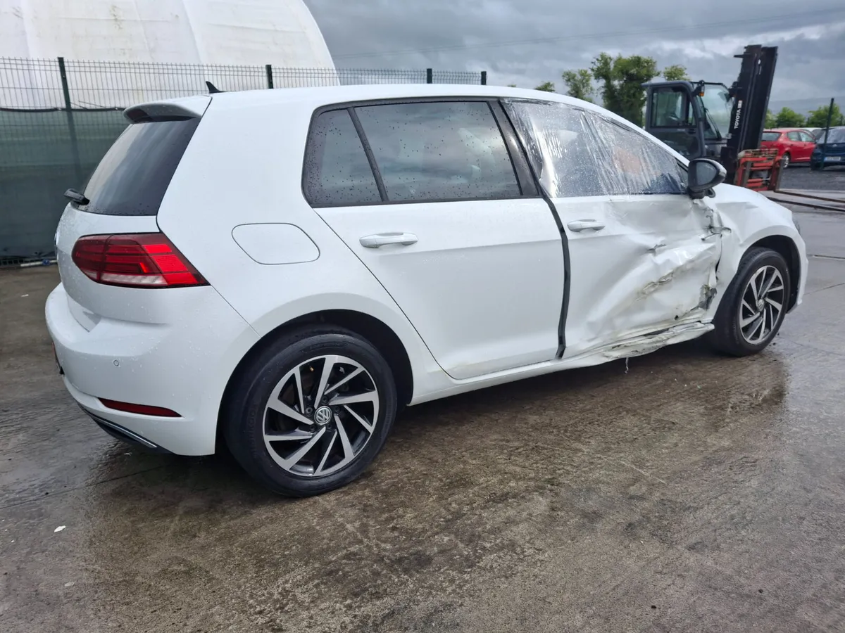 2019 Volkswagen Golf  Tdi - Image 2