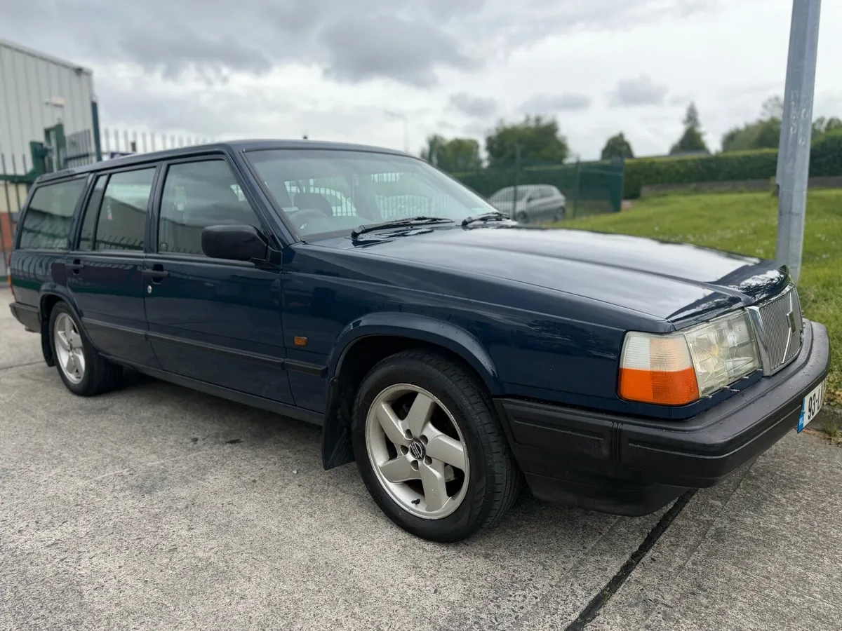 Vintage Volvo 940 2.0 Turbo Manual - Image 1