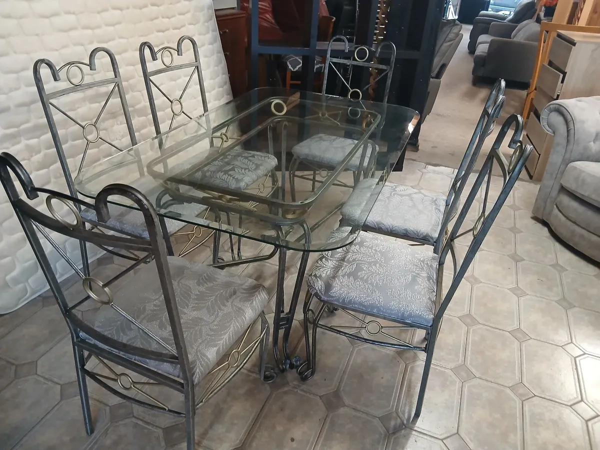 Table set - Image 4