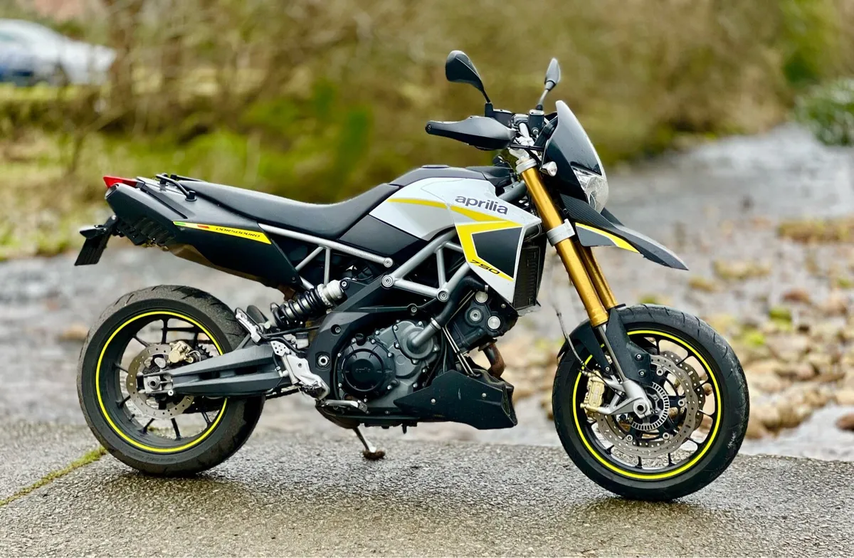 2016 APRILIA DORSODURO 750 - Image 2