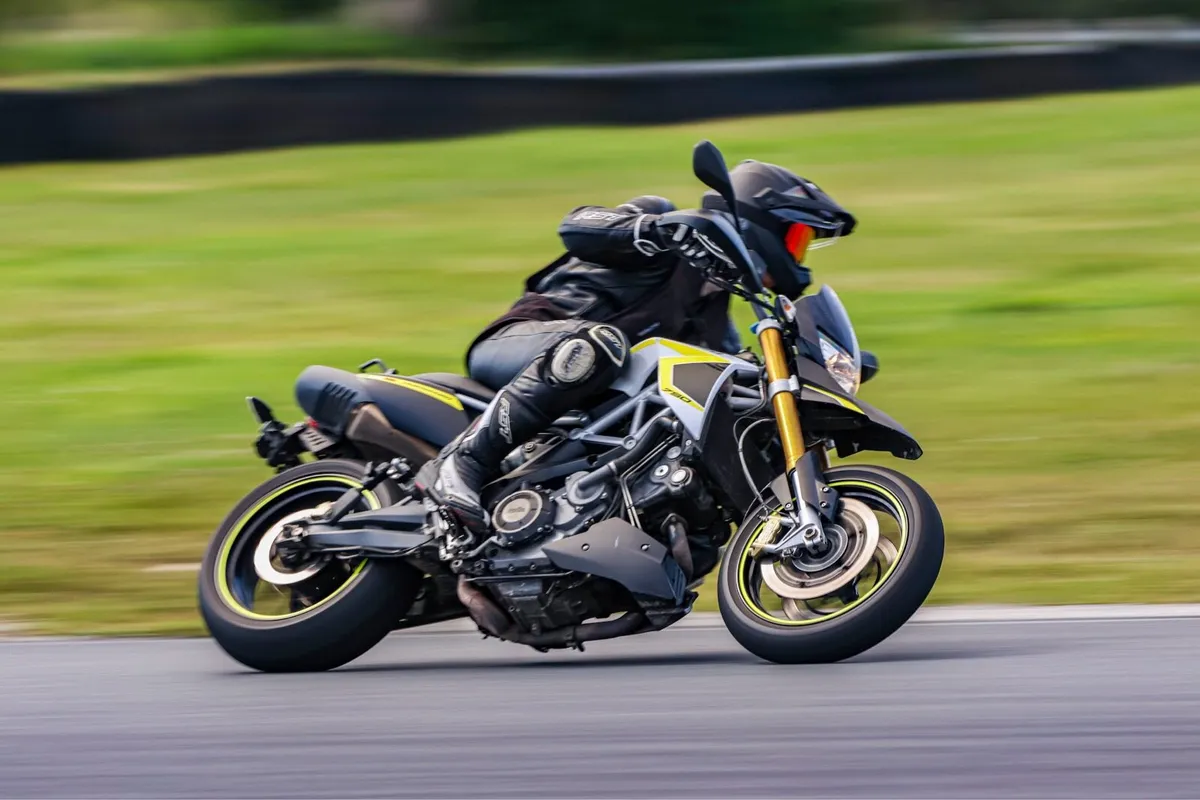 2016 APRILIA DORSODURO 750 - Image 3