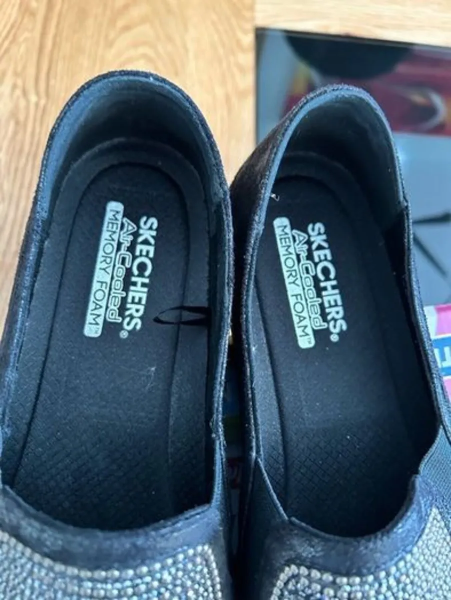 Sketchers womens memory foam shoes 40 eu 7UK New I - Image 4