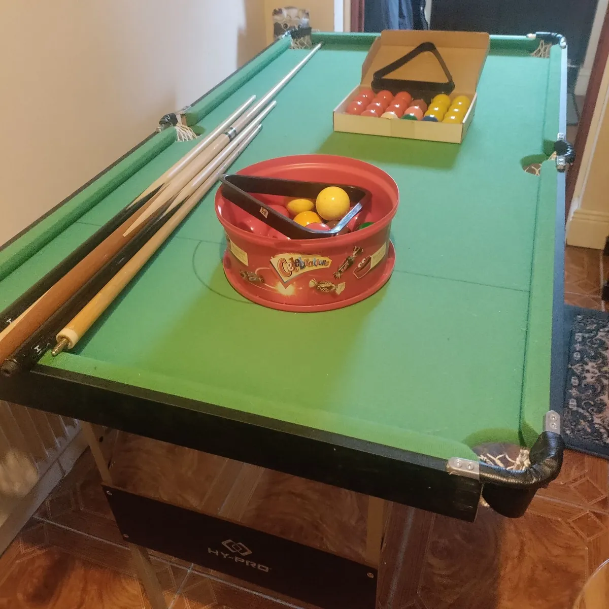 Pool table - Image 1