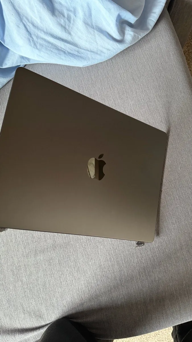 MacBook Pro screen part - Image 3