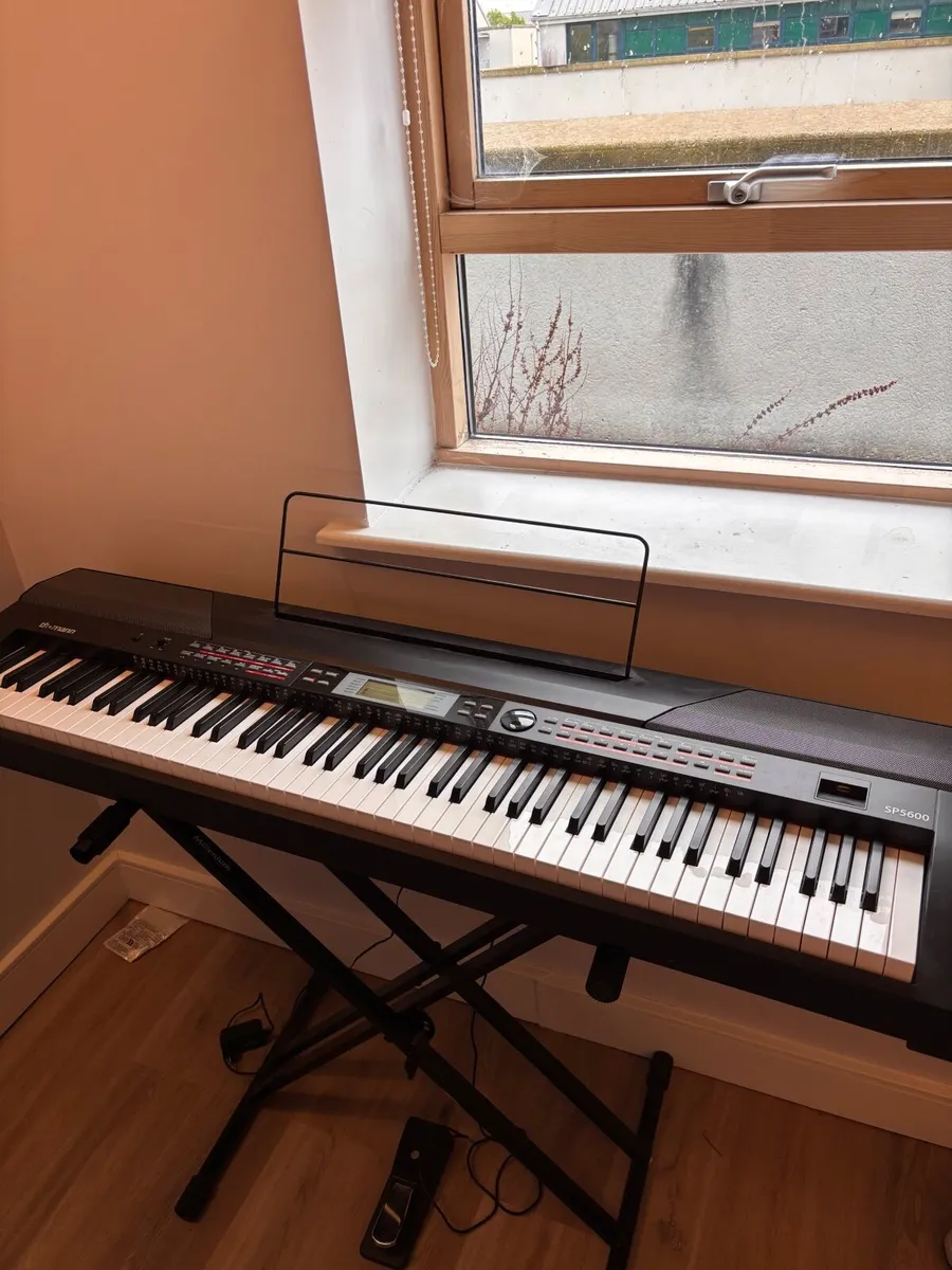 Thomann keyboard SP5600 with stand and pedal - Image 3
