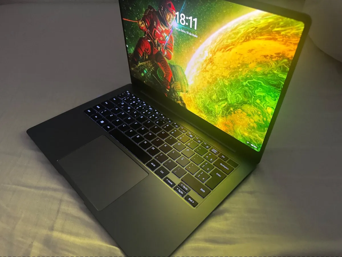 Samsung Galaxy Book4 Pro - Image 3