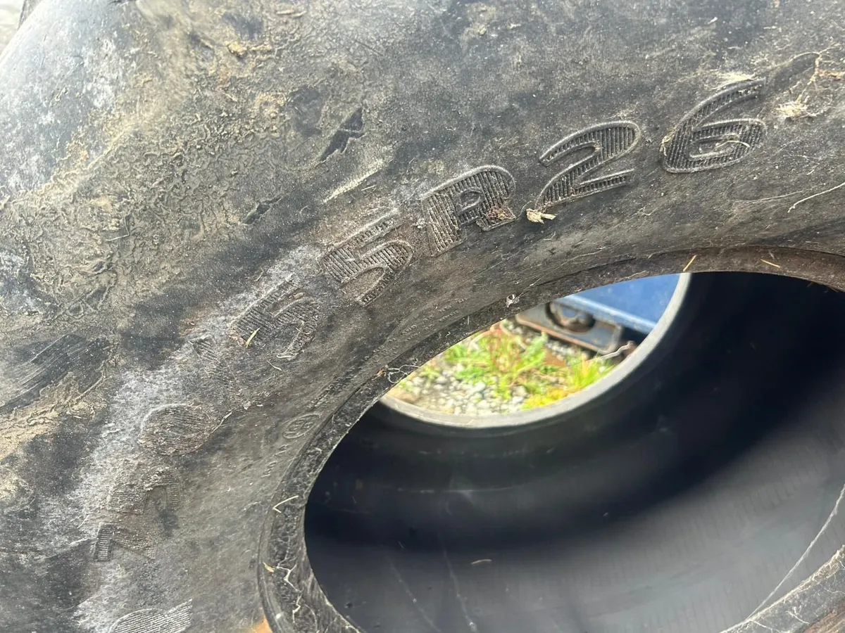 Goodyear 750/55R26 tyres - Image 3