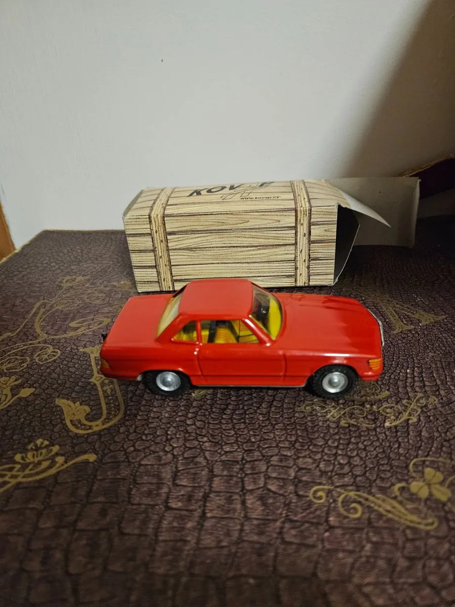 Corgi Modern Tinplate Car - Image 2