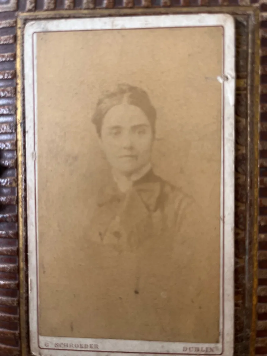 Antique photo - printed in Grafton Street - Image 1