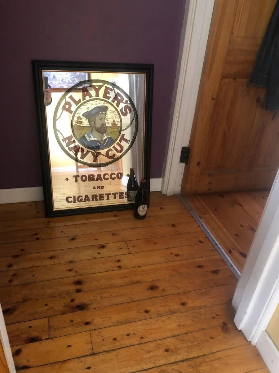 Player’s mirror