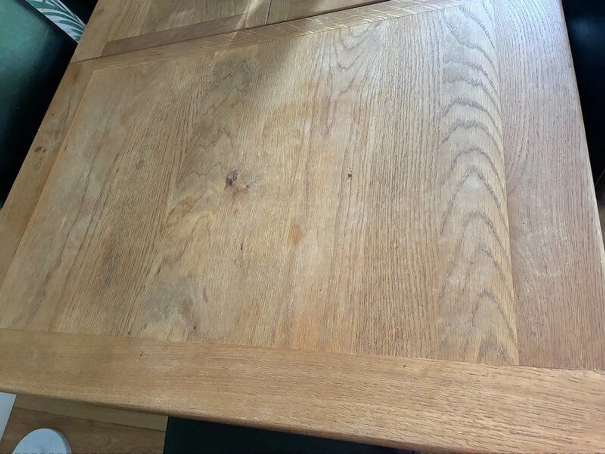 Dining table & 6 Chairs - Image 3