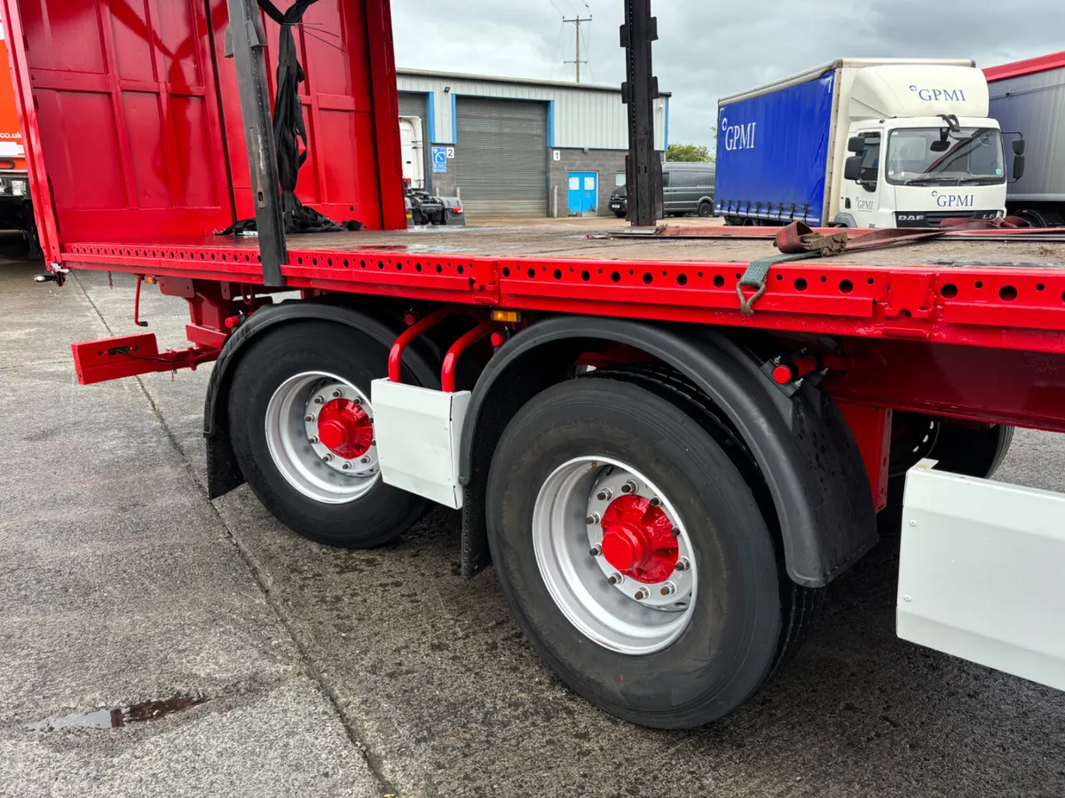 Urban 36 foot Curtainsider Rear steer Moffet brack - Image 3
