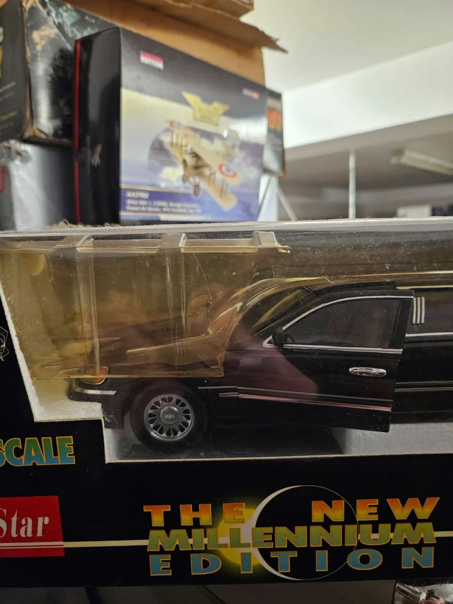 Corgi Sunstar Cadillac 1.18 - Image 4