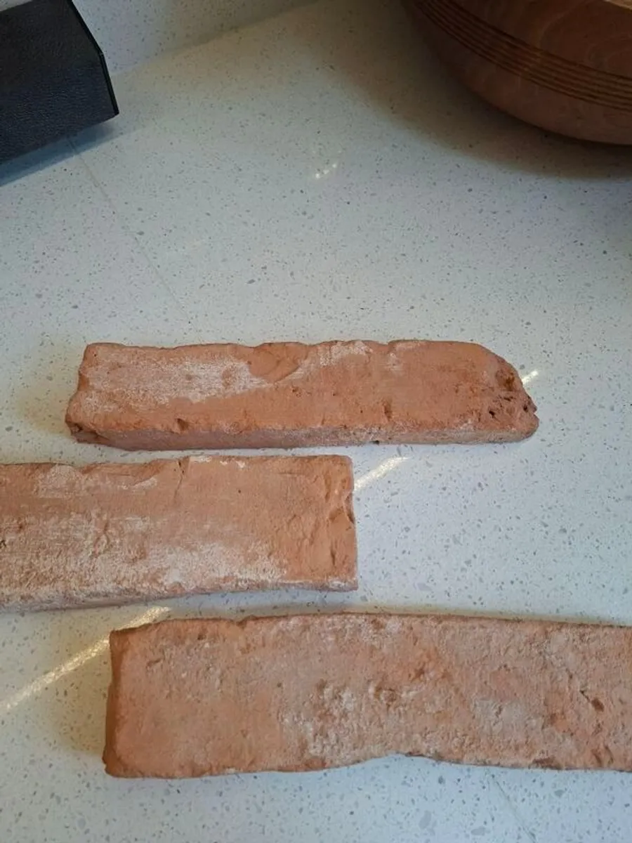 Brick slips 103 pieces left, Job Lot - Image 1