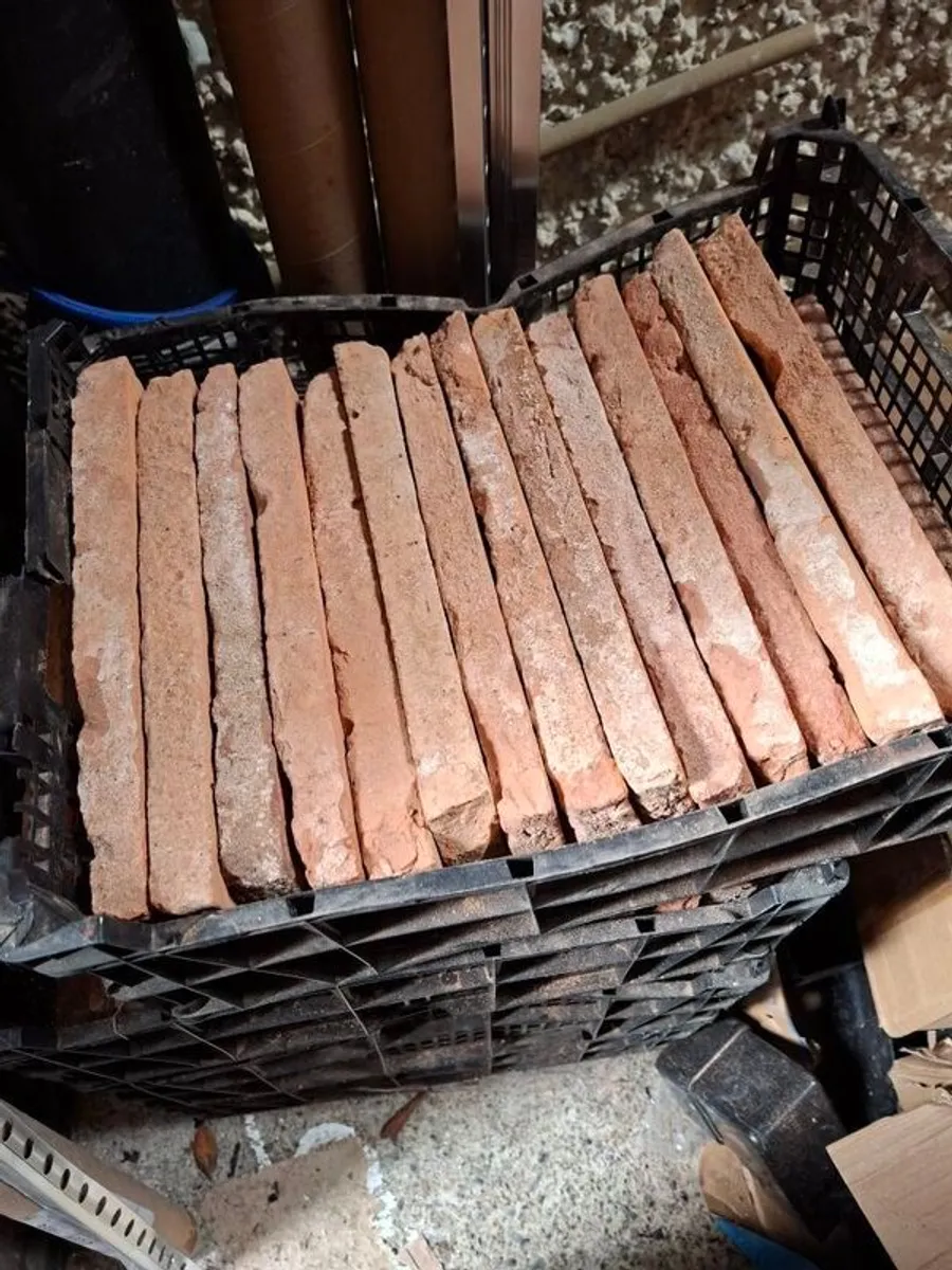 Brick slips 103 pieces left, Job Lot - Image 4