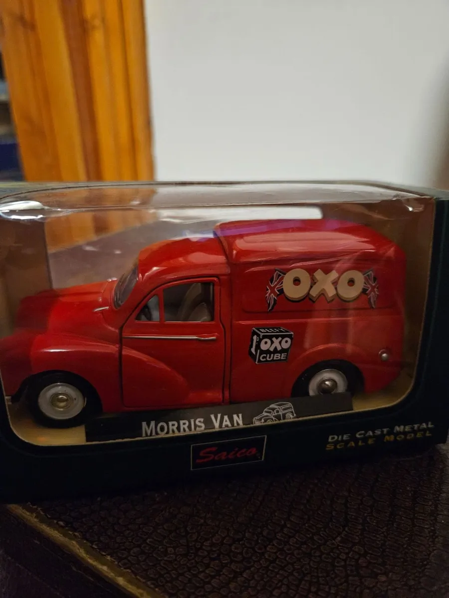Corgi Saico Morris Minor OXO Van - Image 3