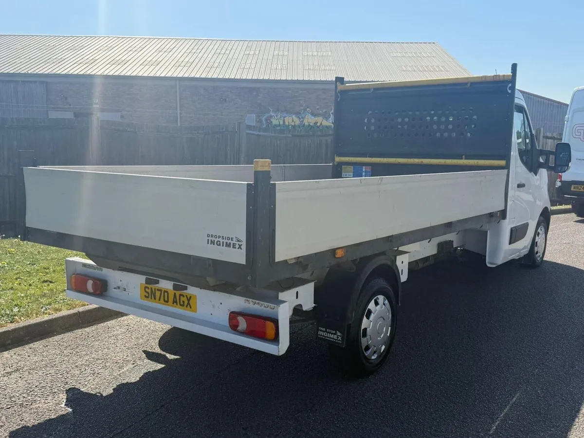 2020 Nissan Nv400 Dropside Van - Image 4