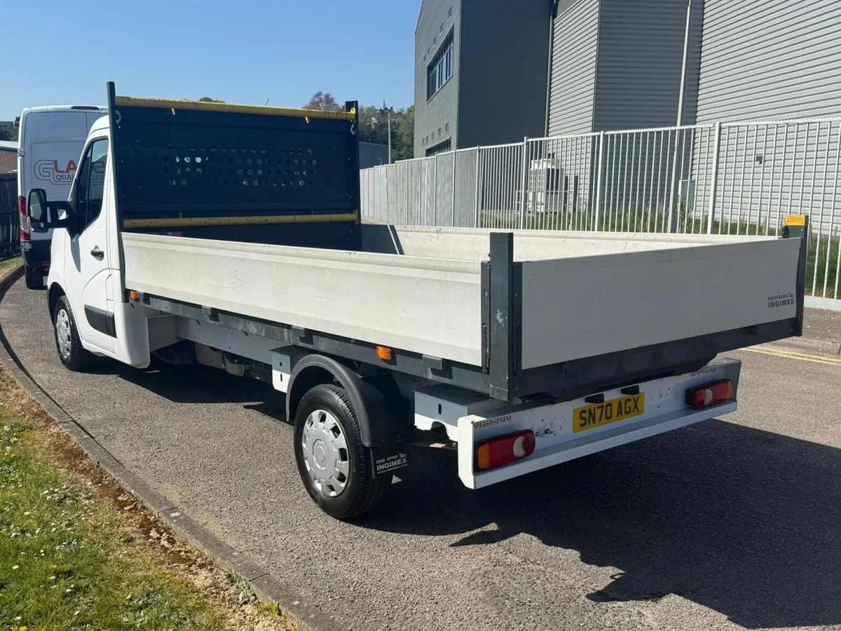2020 Nissan Nv400 Dropside Van - Image 2