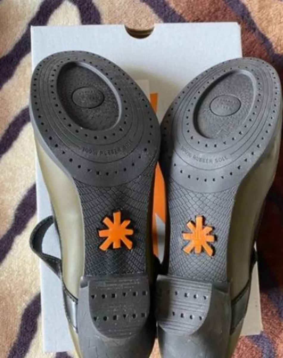 Art leather shoes 8uk /42eu new in box - Image 4