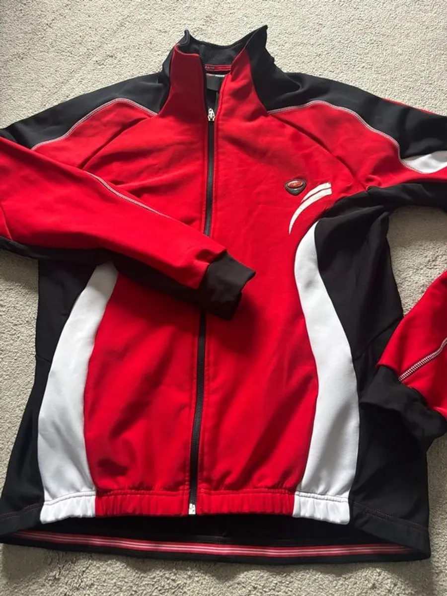 Cycling clothing and accessories - Image 2