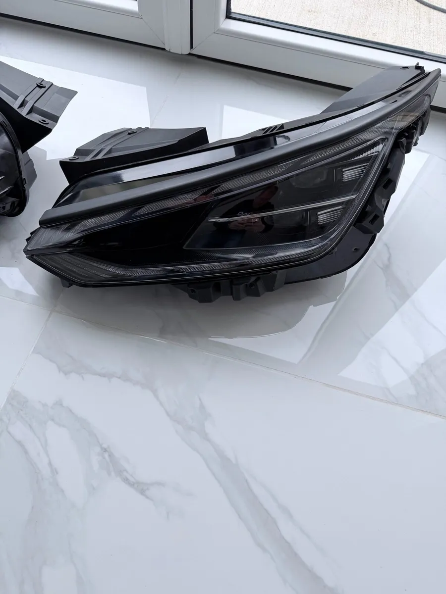 KIA EV6 HEADLIGHTS - Image 2