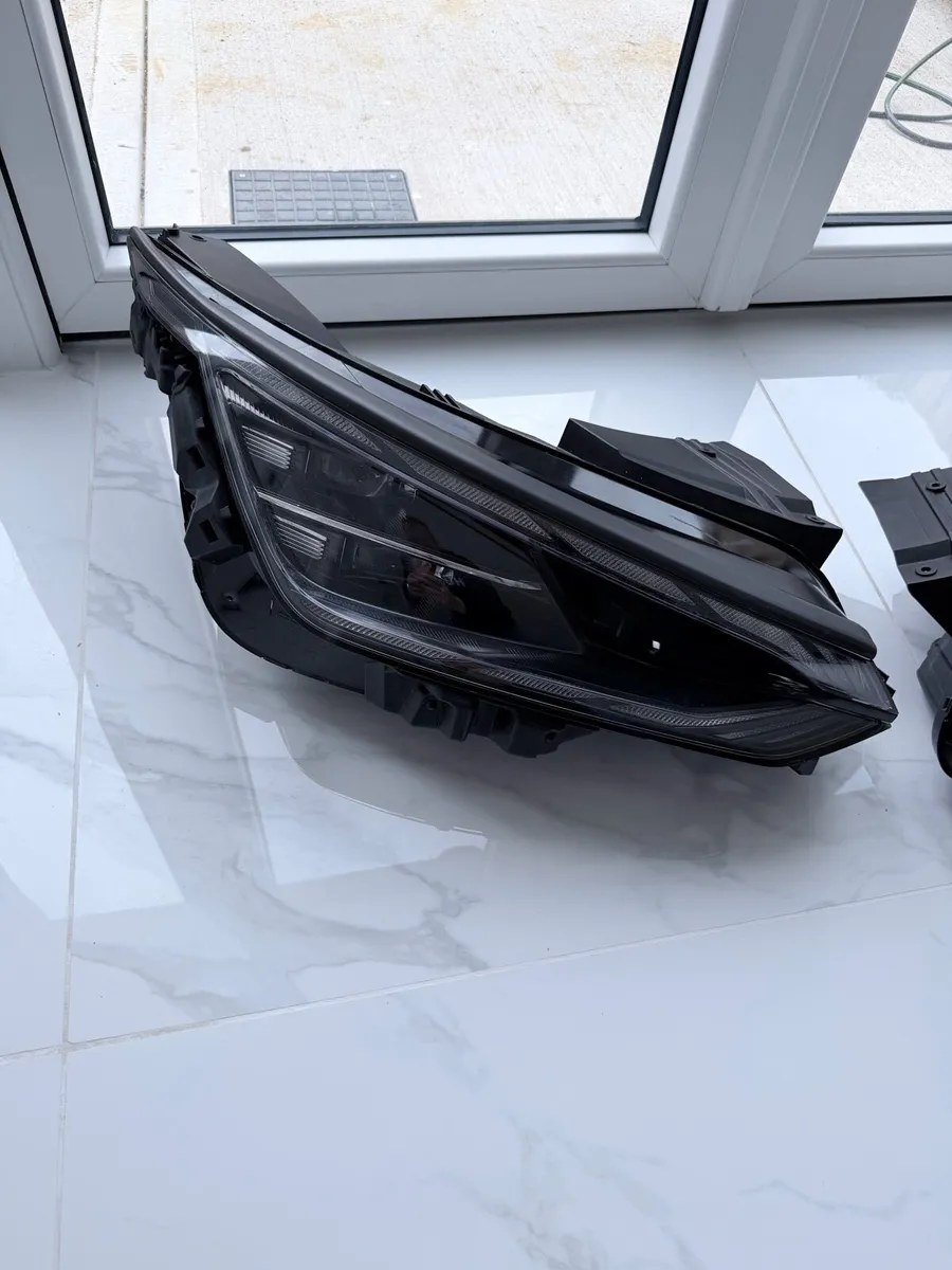 KIA EV6 HEADLIGHTS - Image 3